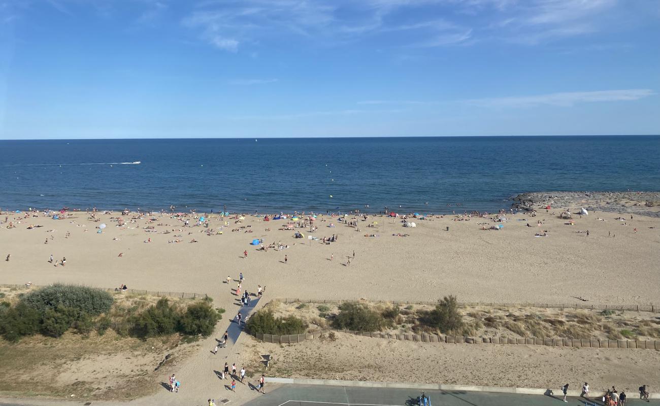 Фото Narbonne Plage с светлый песок поверхностью