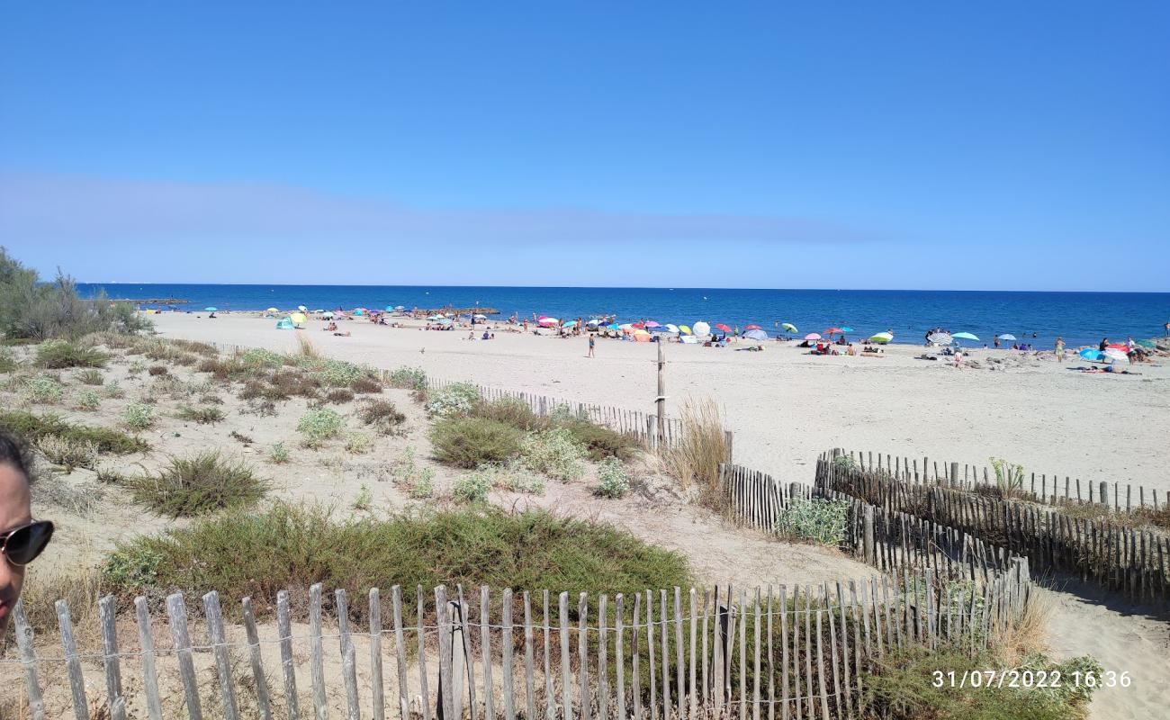 Фото Plage des Aresquiers с светлый песок поверхностью