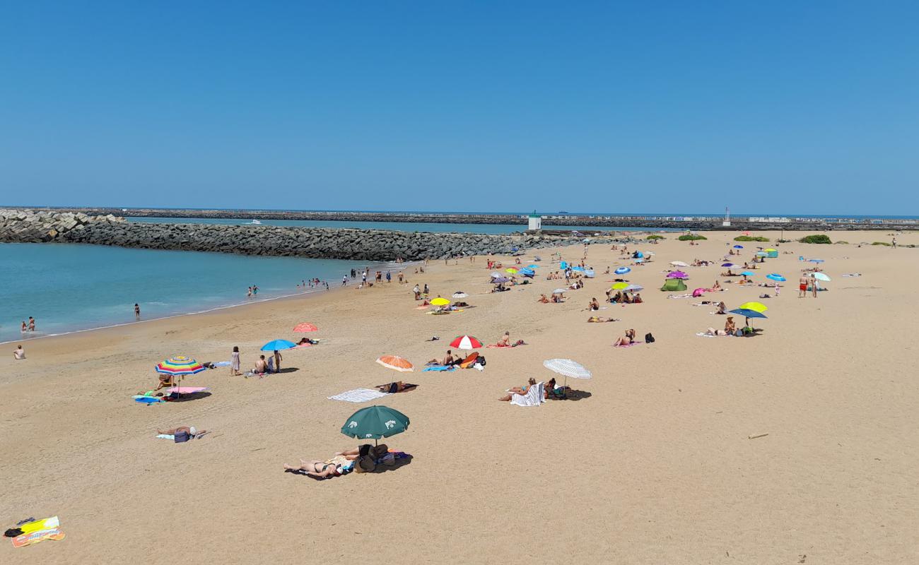 Фото Plage Cavalier с светлый песок поверхностью