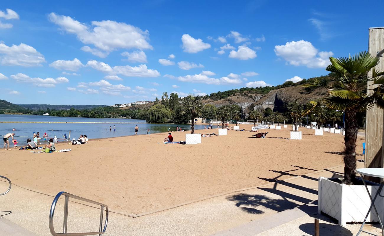 Фото Dijon Plage с светлый песок поверхностью