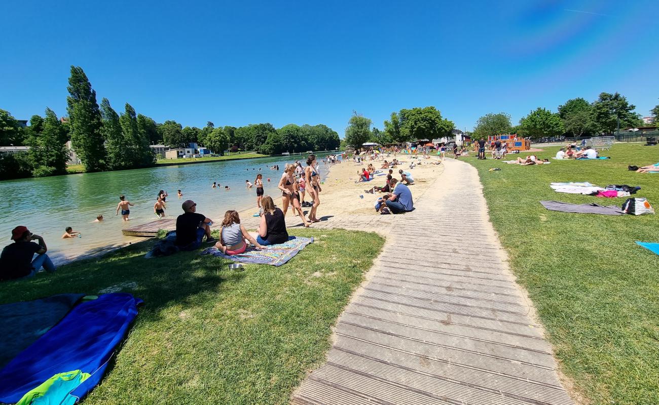 Фото Plage de Meaux с светлый песок поверхностью