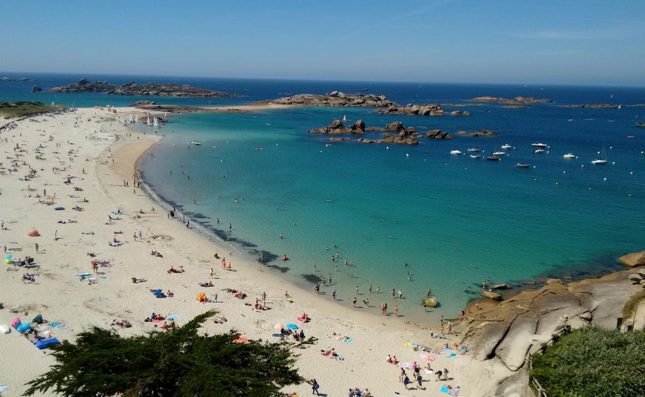 Фото Plage de la Greve Blanche с светлый песок поверхностью