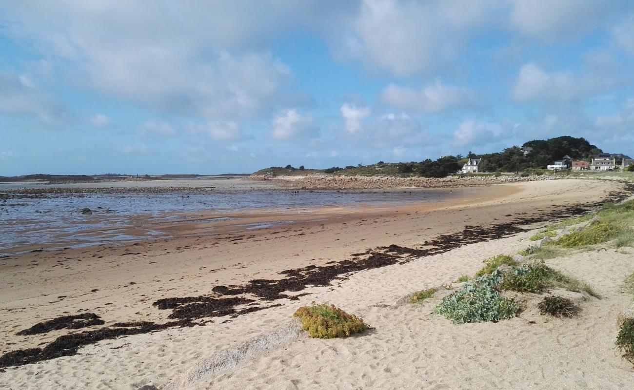 Фото Plage de Goas Treiz с светлый песок поверхностью