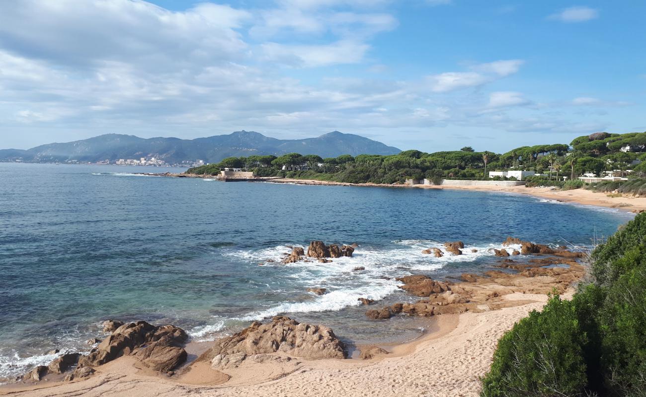 Фото Plage de la Crique Porticcio с светлый песок поверхностью