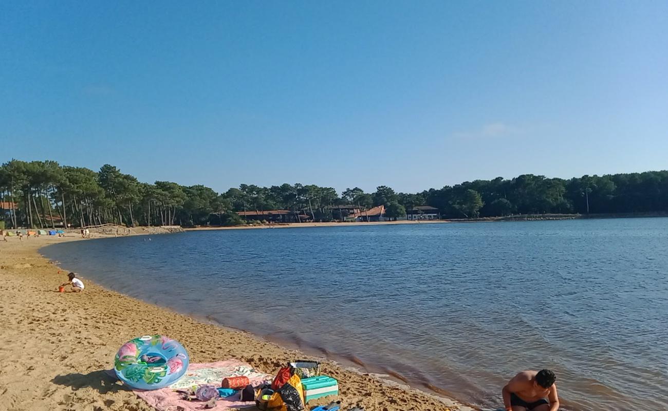 Фото La Plage Nord с светлый песок поверхностью