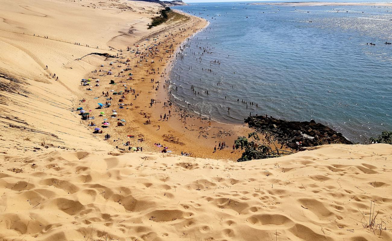 Фото Plage de la Corniche с светлый песок поверхностью