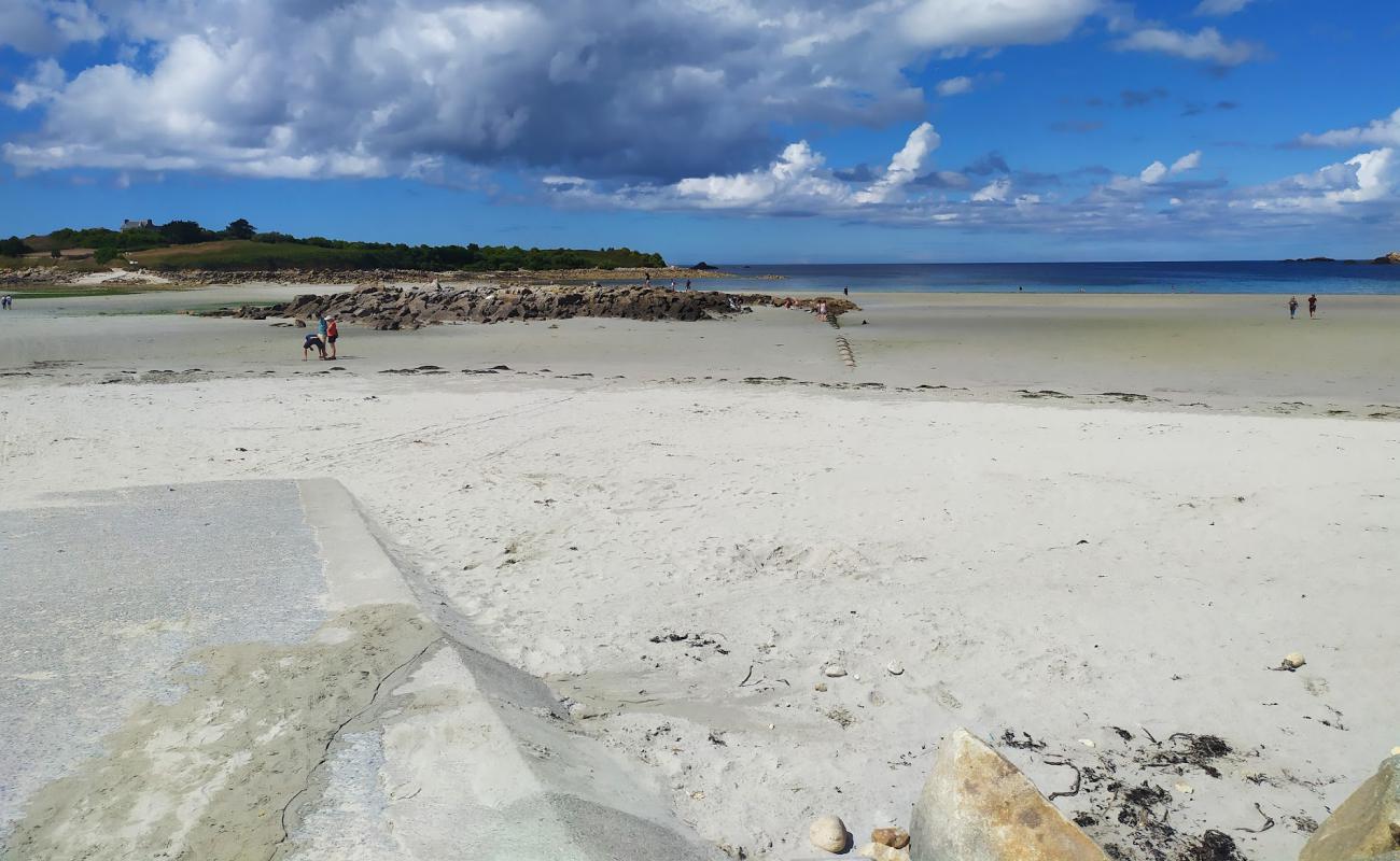 Фото Plage de Kerbrat с светлый песок поверхностью