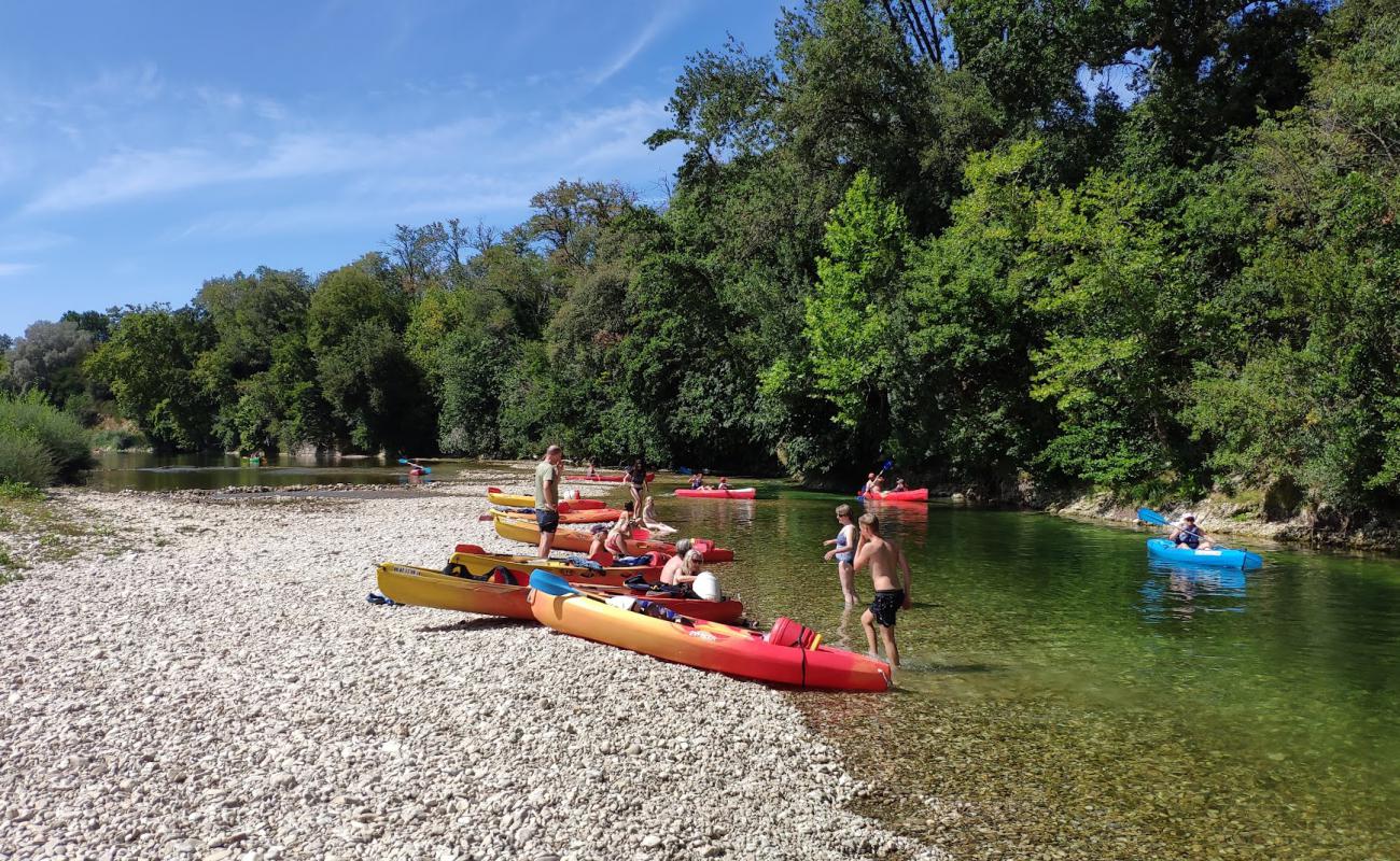 Фото Plage Clicochic Gorges du Gardon с камни поверхностью