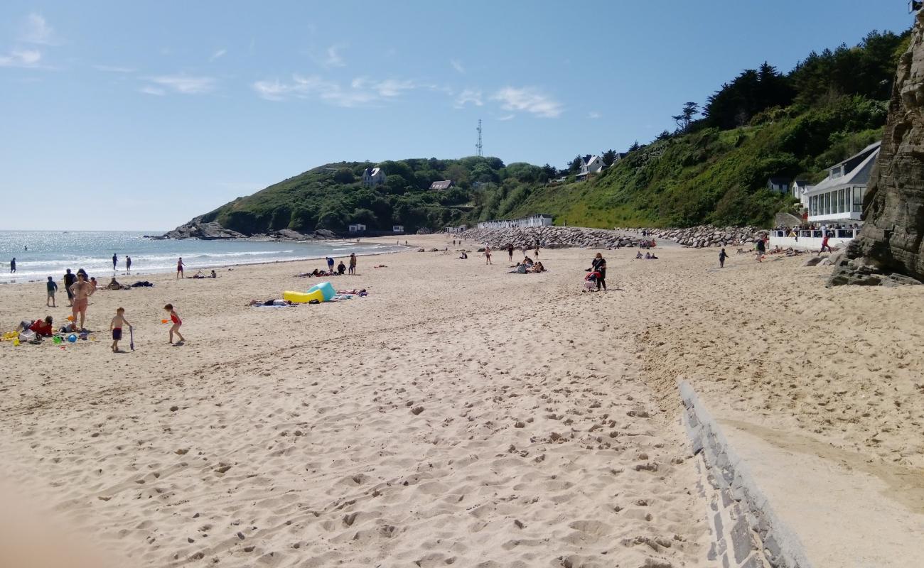 Фото Plage de la Potiniere с светлый песок поверхностью