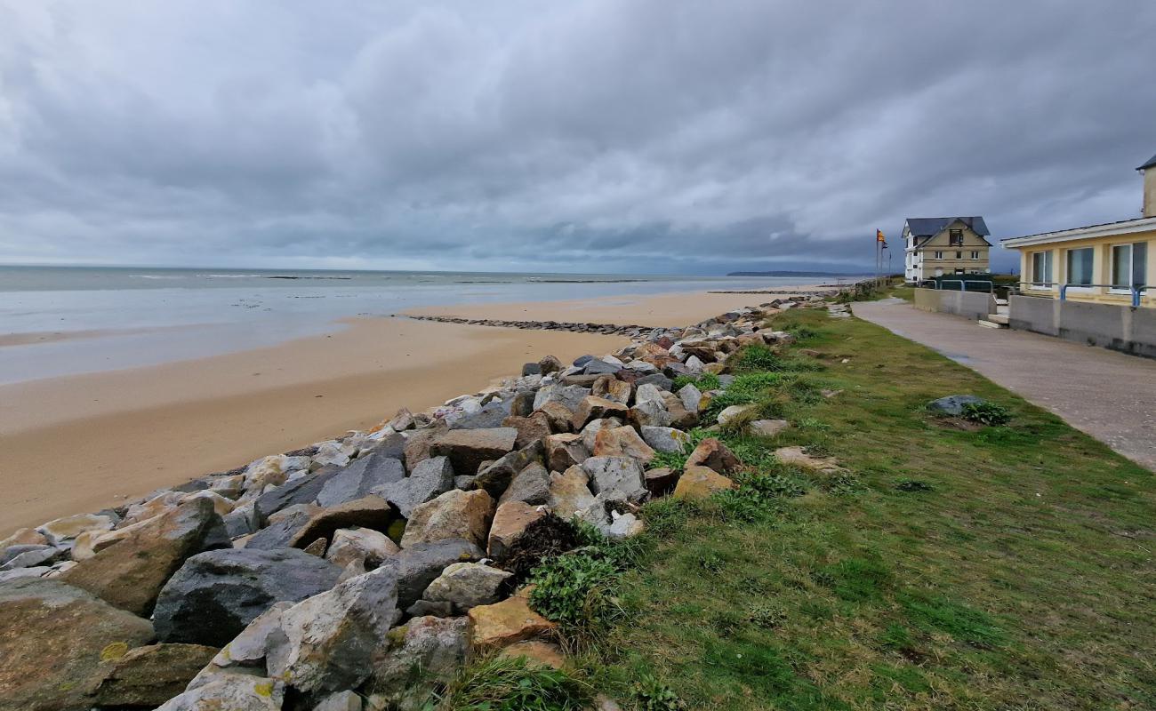 Фото Portbail Plage с светлый песок поверхностью