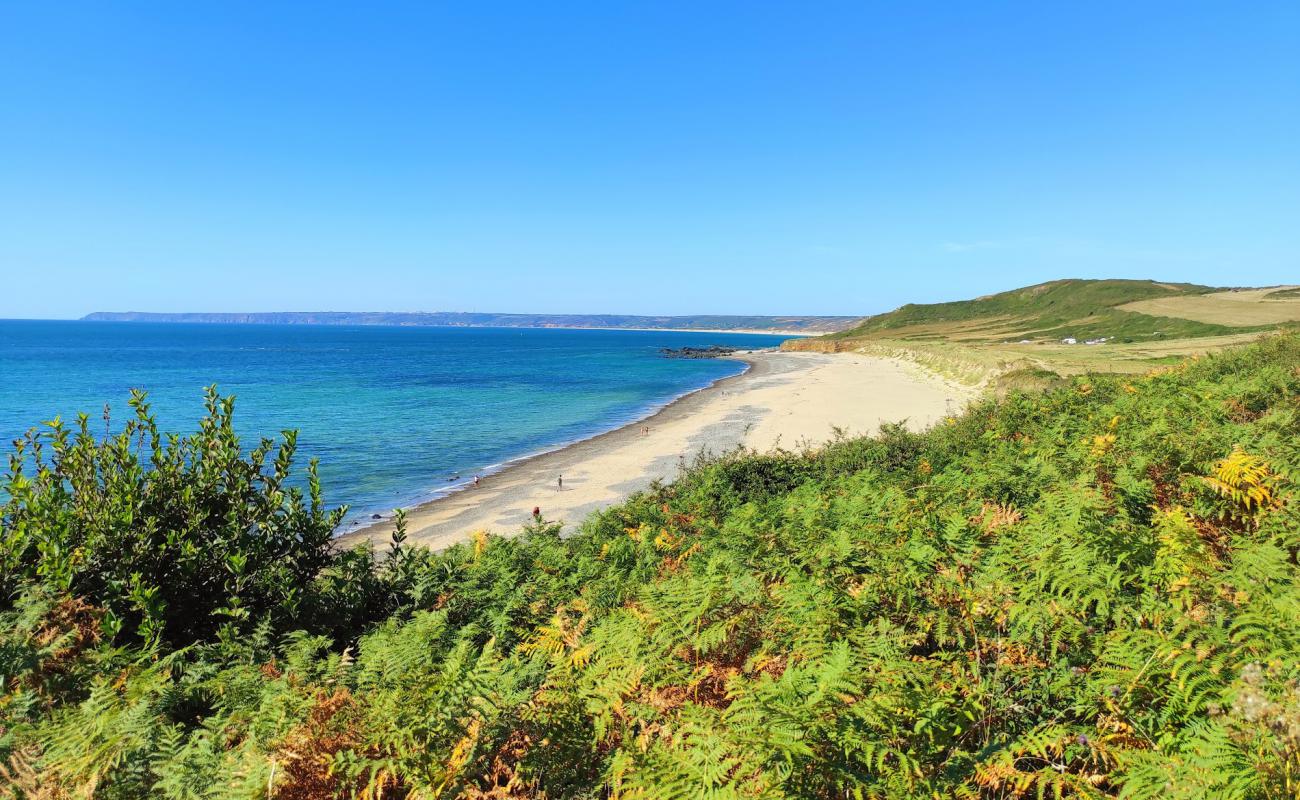 Фото Plage du Plate с светлый песок поверхностью