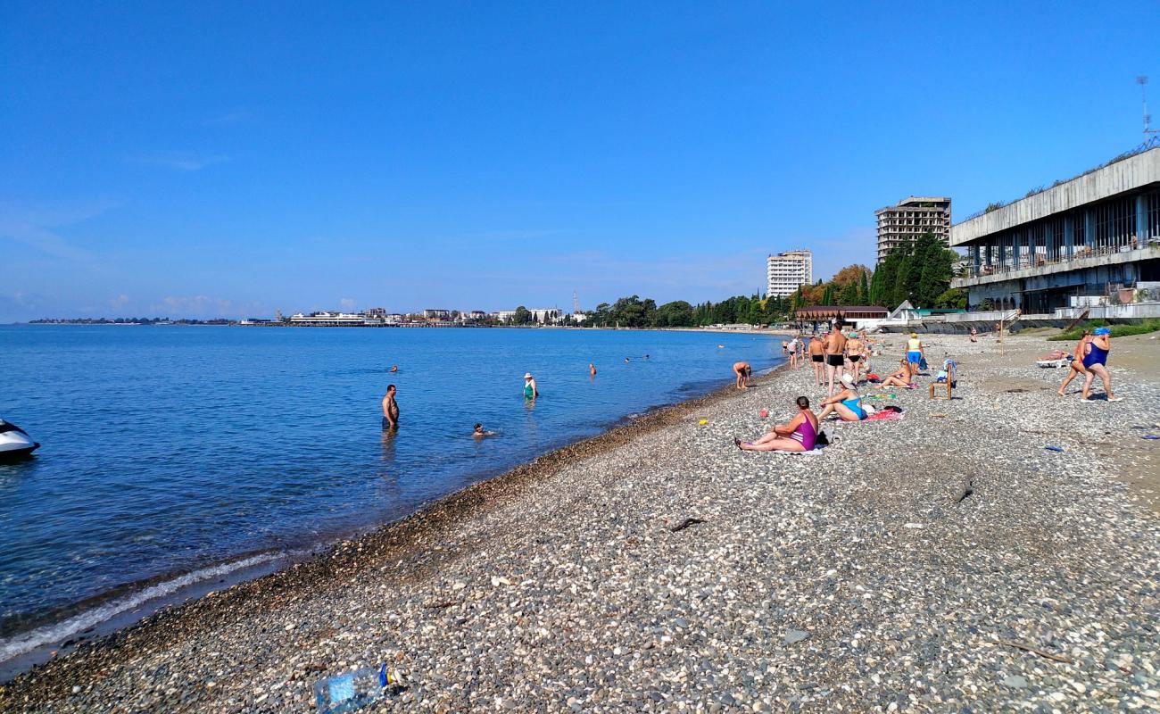 Фото MVO beach с песок с галькой поверхностью