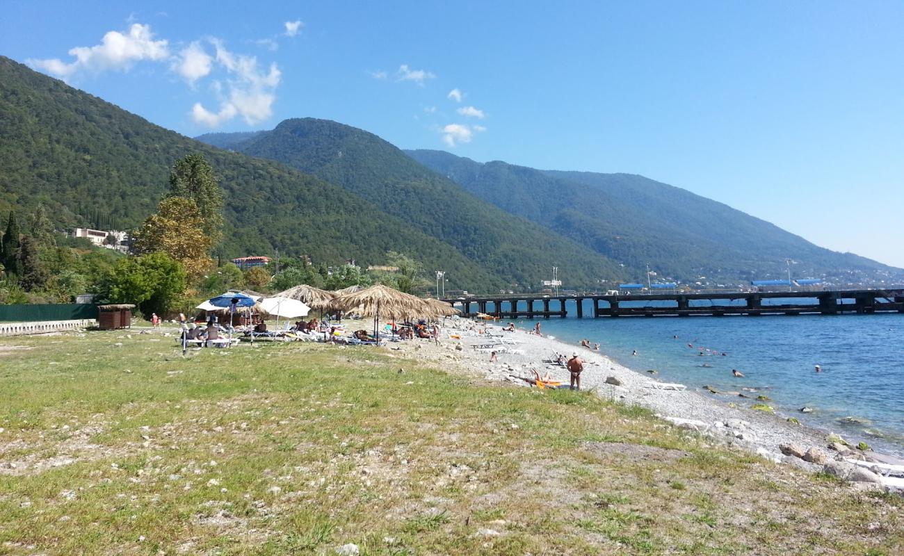 Фото Gagra beach II с песок с галькой поверхностью