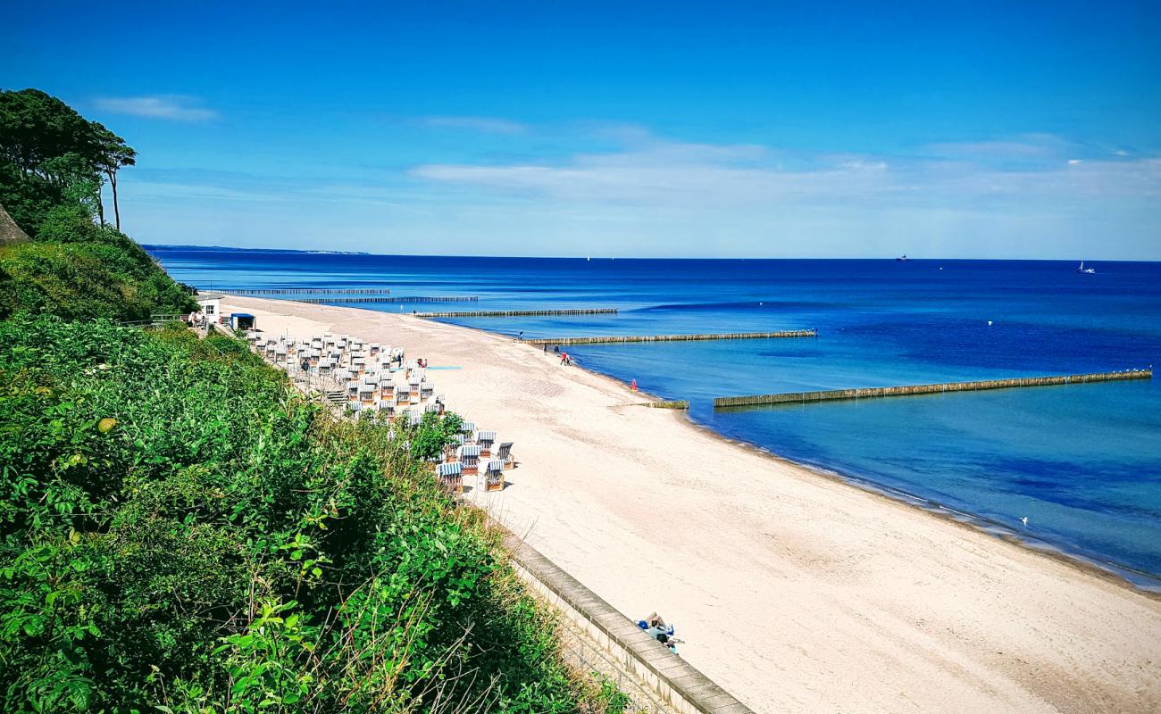 Фото Strand Nienhagen с песок с галькой поверхностью