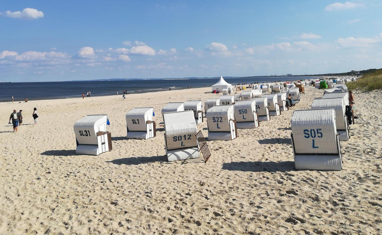 Фото Strand Ahlbeck с светлый песок поверхностью