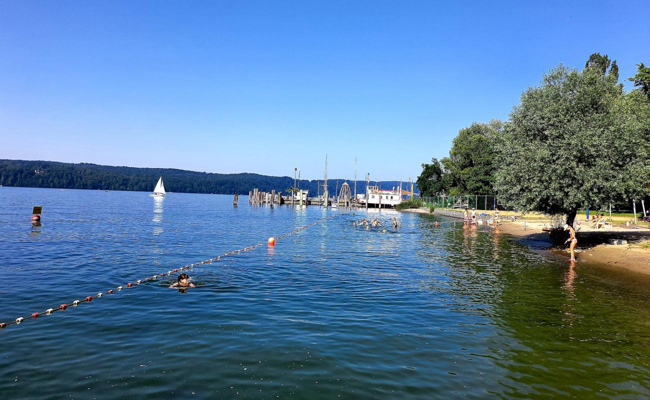 Фото Strandbad West Uberlingen am See с трава поверхностью