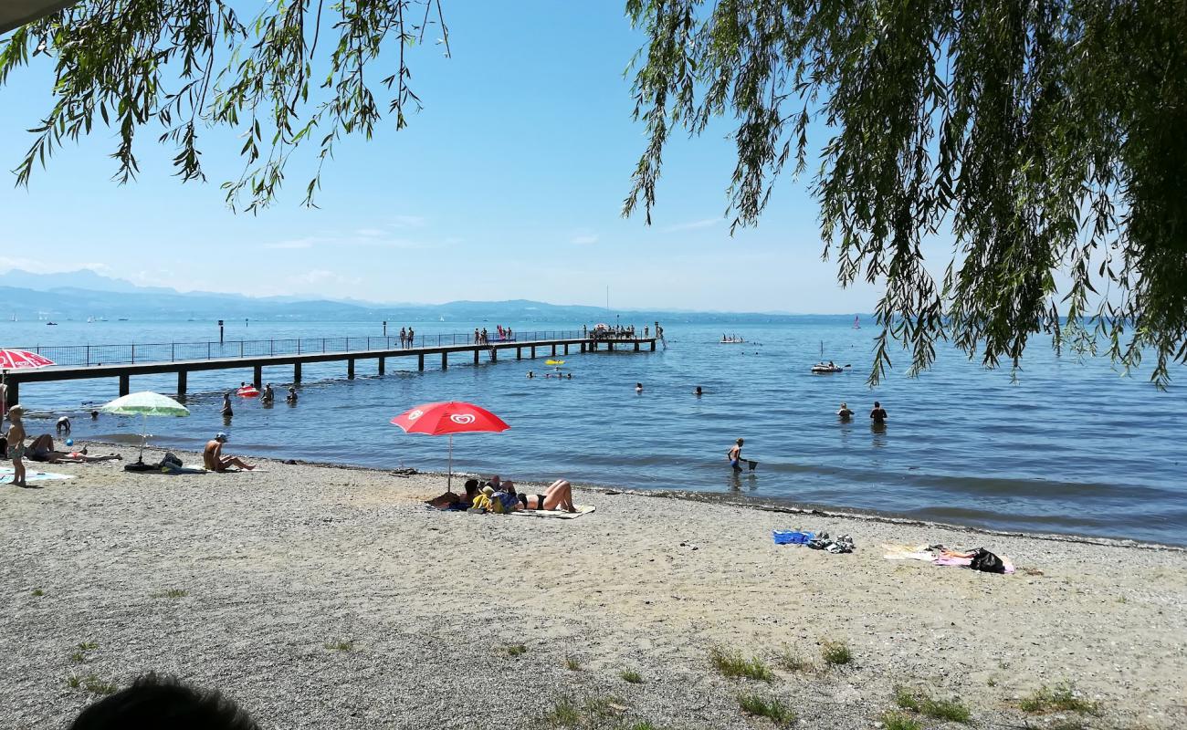 Фото Strandbad Langenargen с серая галька поверхностью