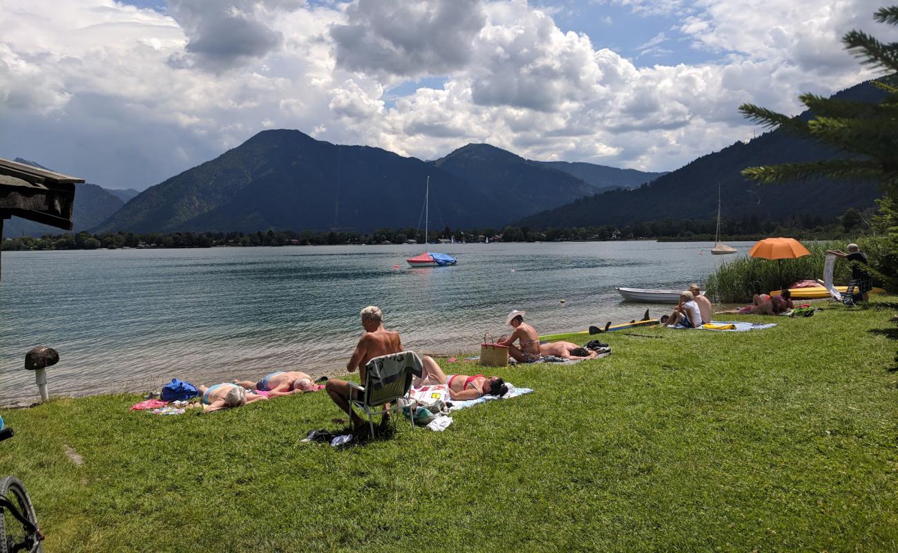 Фото Gemeindestrand Bad Wiessee с серая галька поверхностью