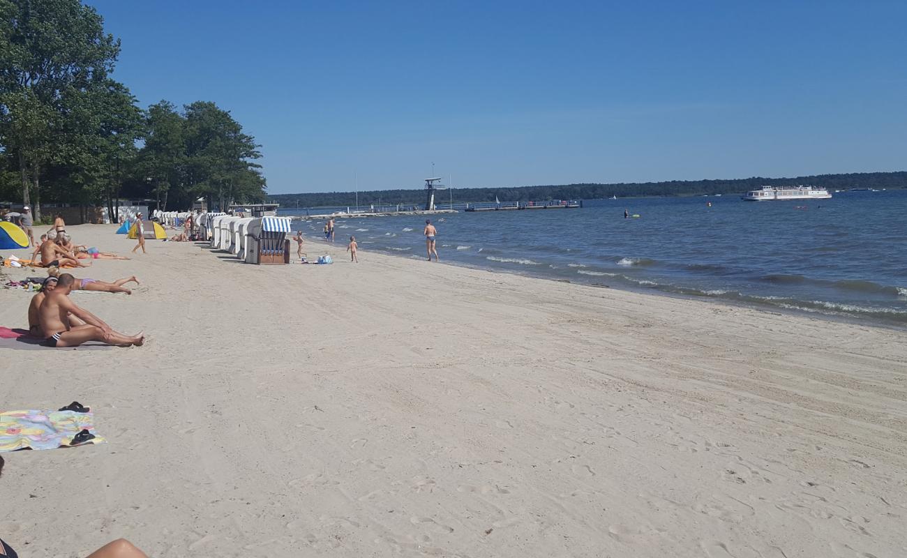 Фото Badestrand Klink с светлый песок поверхностью