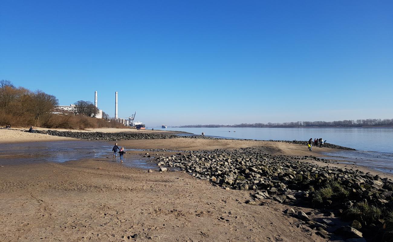 Фото Schulauer Strand с светлый песок поверхностью