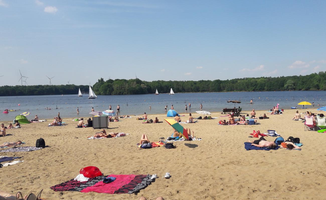 Фото Halterner See Strand с светлый песок поверхностью