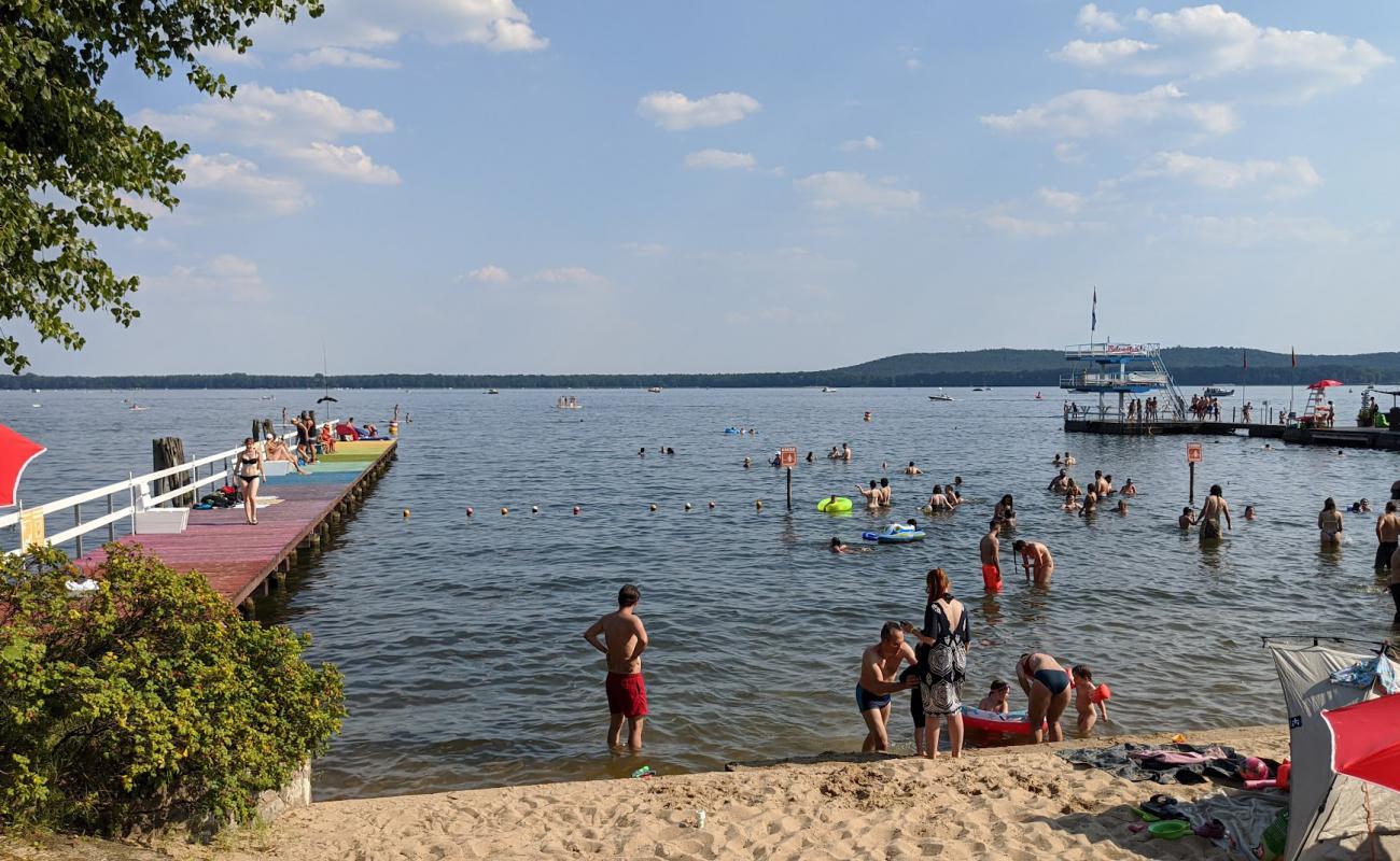 Фото Strandbad Friedrichshagen с светлый песок поверхностью