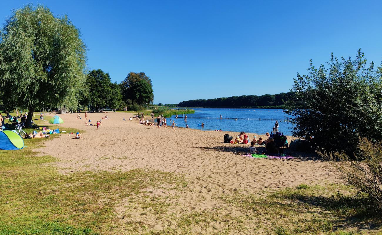 Фото Werderseestrand с светлый песок поверхностью