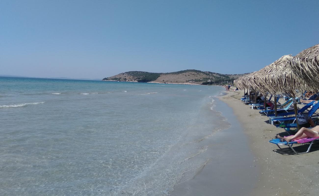 Фото Makrigiali beach с светлый песок поверхностью