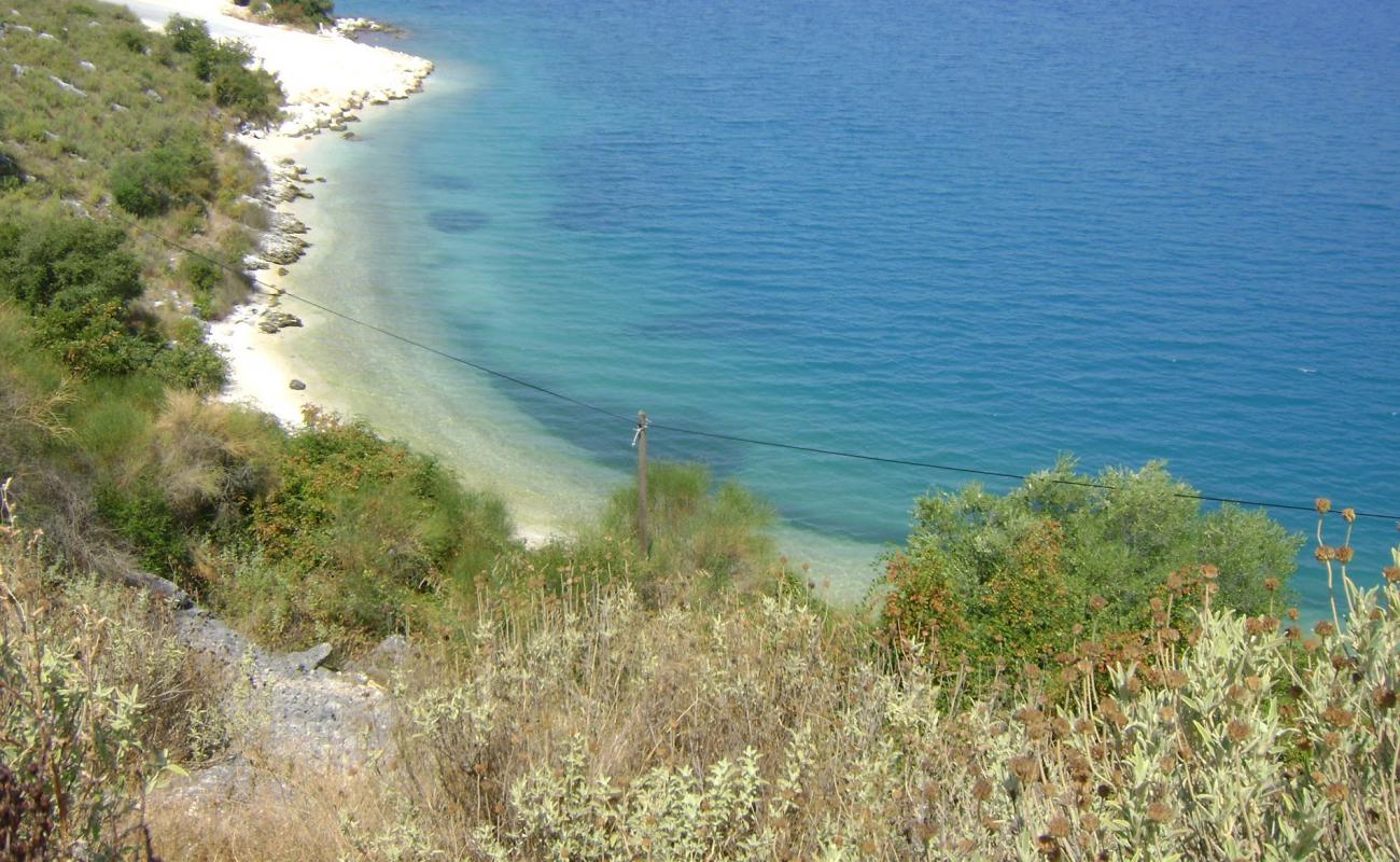 Фото Plataria wild beach с светлый песок поверхностью