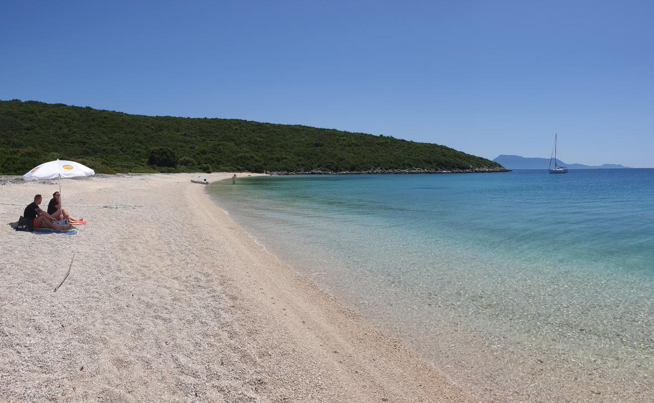 Фото Varko 3 beach с белая чистая галька поверхностью