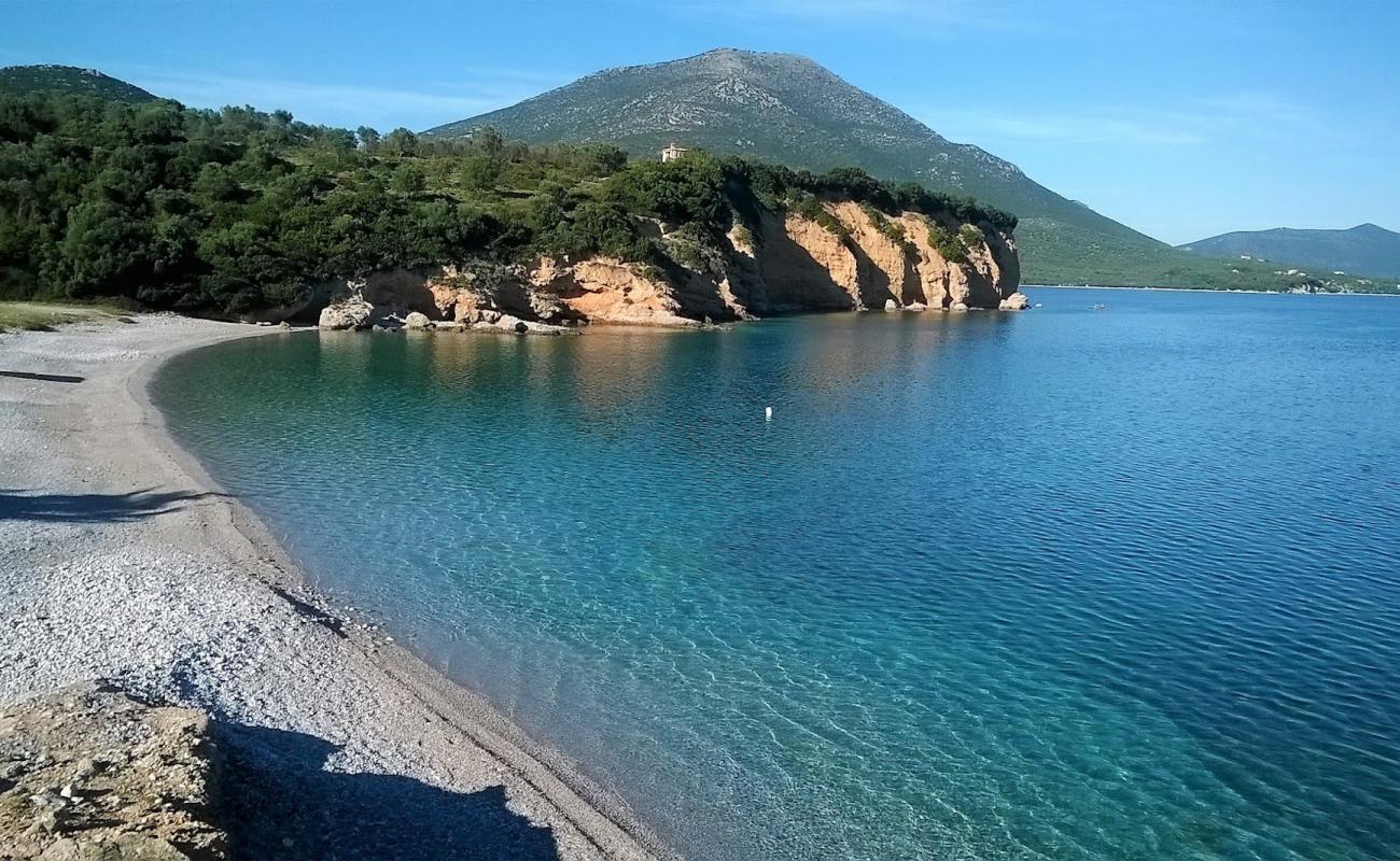 Фото Dermaria beach с белая чистая галька поверхностью