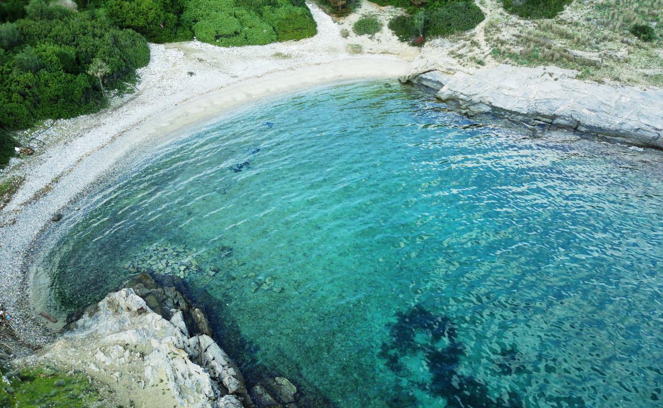 Фото Ag. Stefanos beach с песок с галькой поверхностью