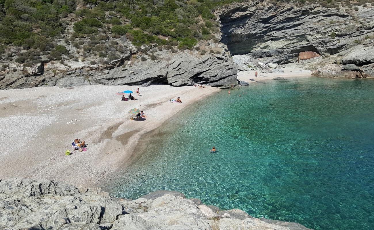 Фото Potoki Beach с белая чистая галька поверхностью