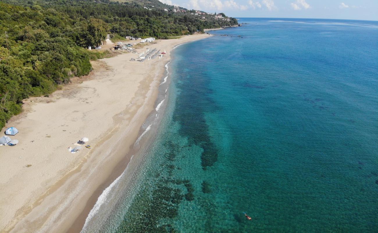 Фото Papakosta beach с светлый песок поверхностью