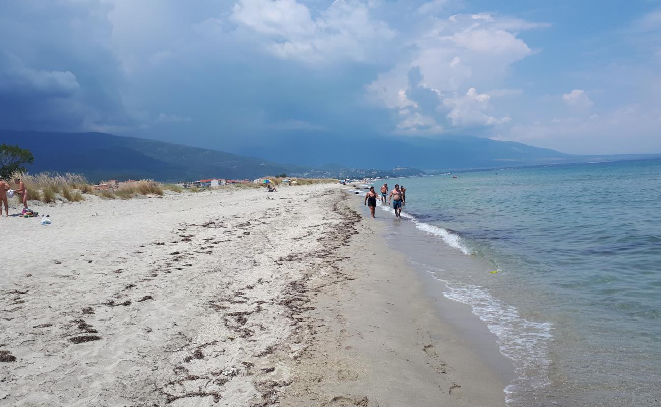 Фото Nei Pori nudist beach с светлый песок поверхностью