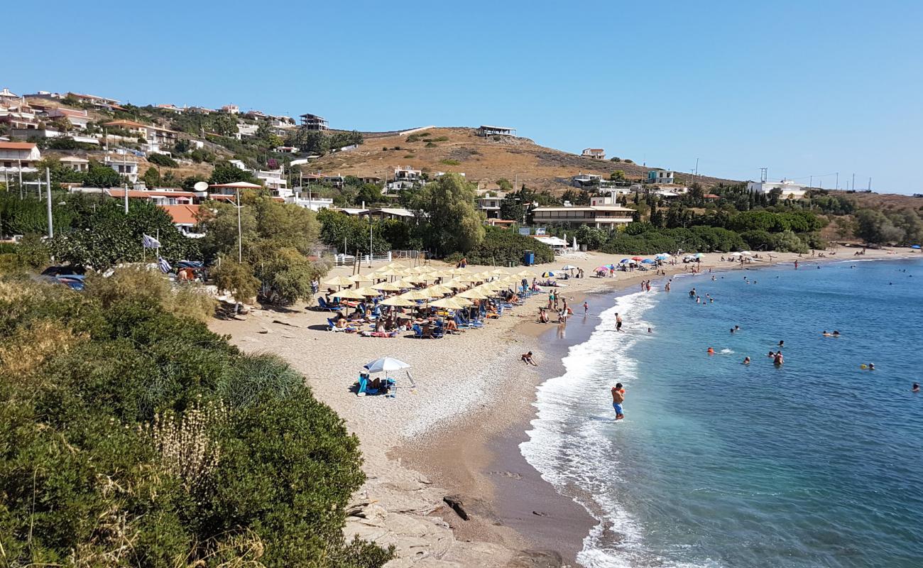 Фото Vromopousi beach с светлый песок поверхностью