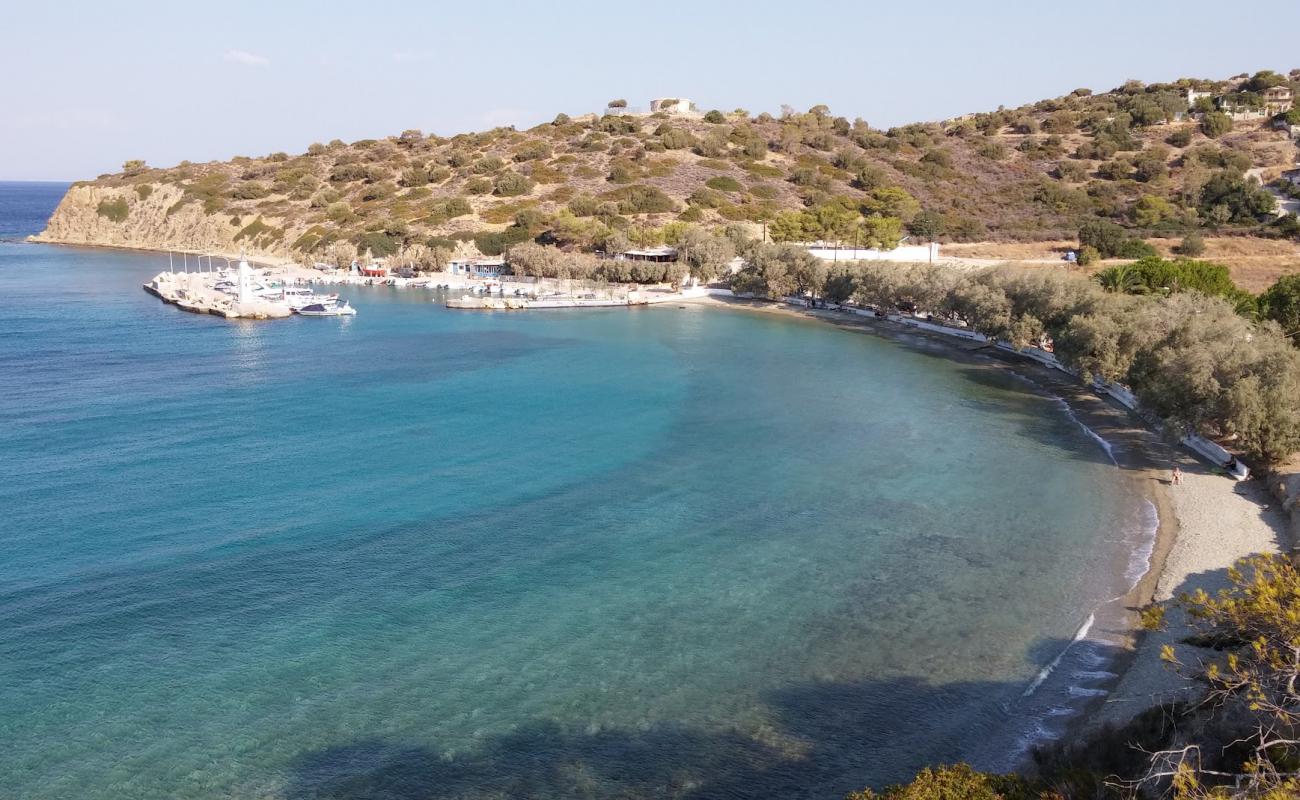 Фото Patitiri beach с песок с галькой поверхностью