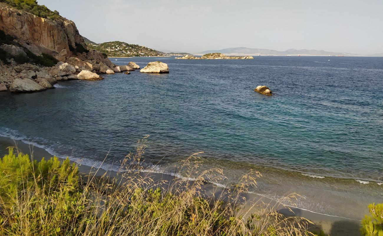 Фото Koghi beach с песок с галькой поверхностью