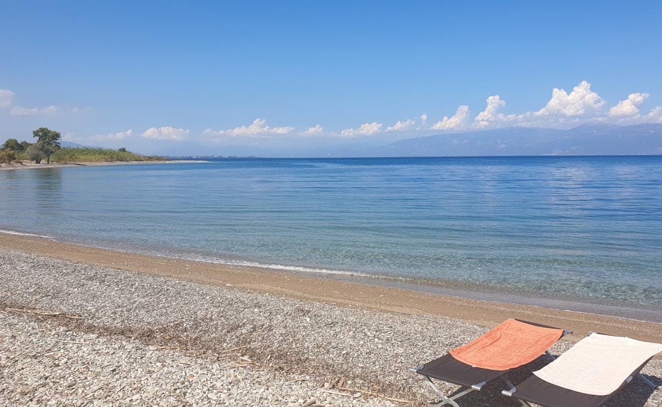 Фото Diakopto beach с серая чистая галька поверхностью