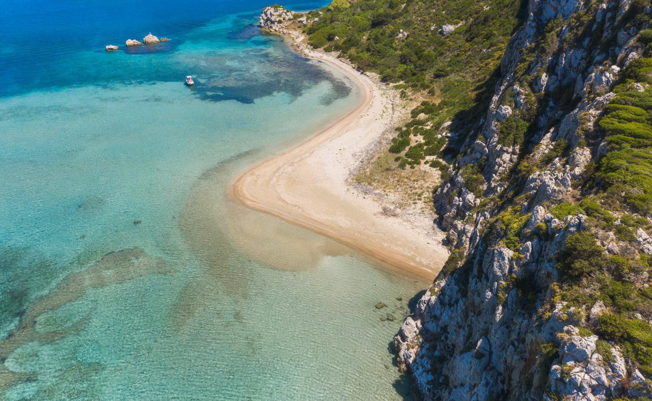 Фото Sphaktiria beach с светлый песок поверхностью