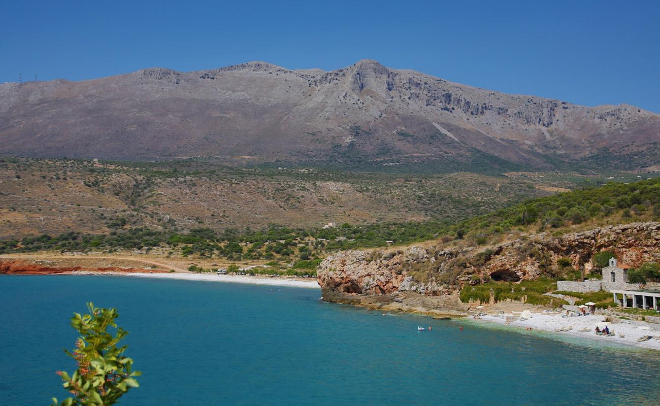 Фото Paralia Pirgos Dirou с белая галька поверхностью