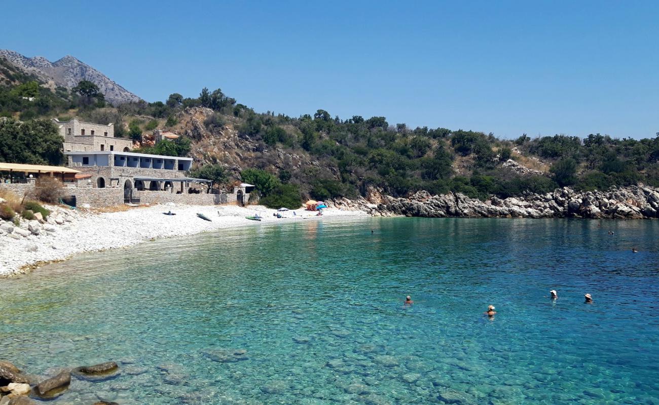 Фото Laloudes beach с белая галька поверхностью