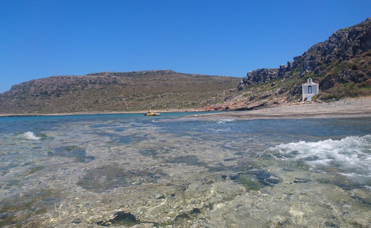 Фото Aglyftis beach с камни поверхностью