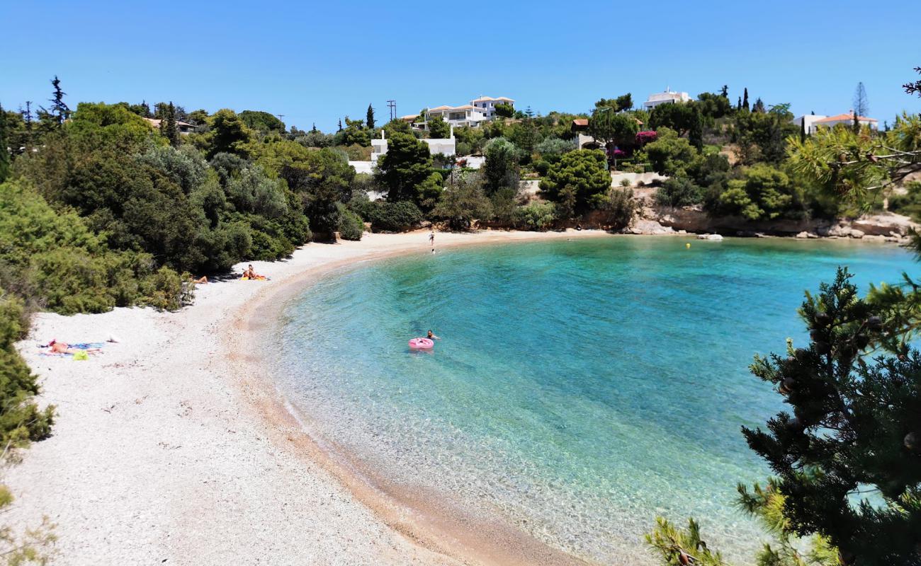 Фото Agios Emilianos beach с песок с галькой поверхностью