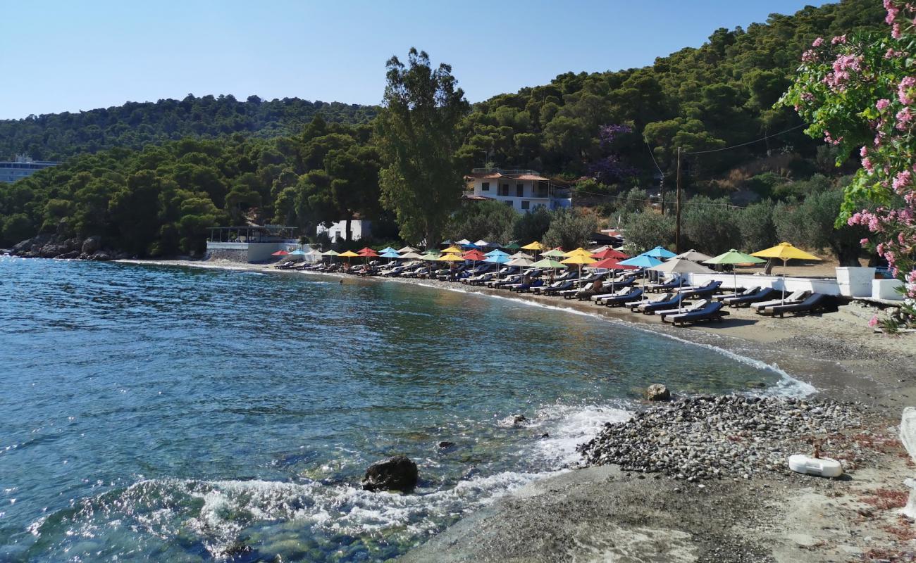 Фото Monastiri Beach с песок с галькой поверхностью