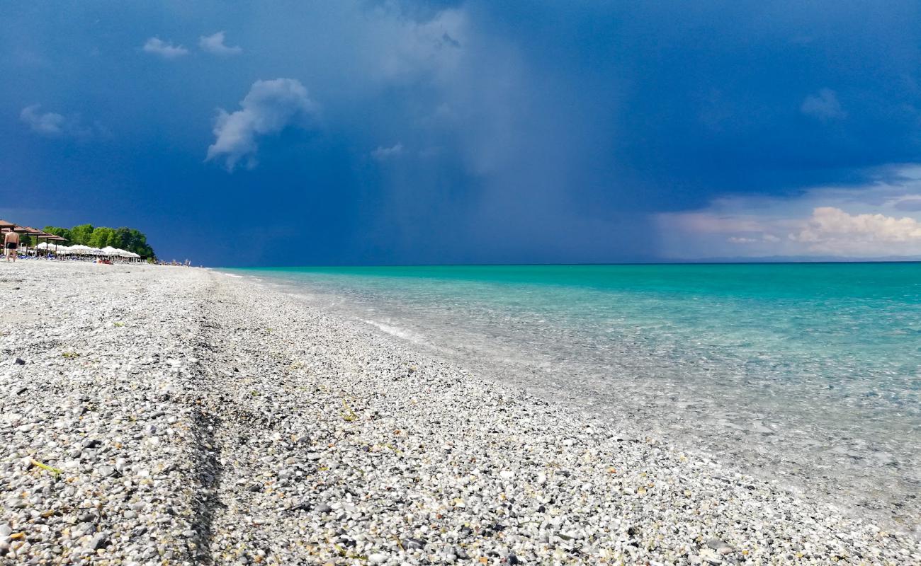 Фото Mylos beach с серая чистая галька поверхностью