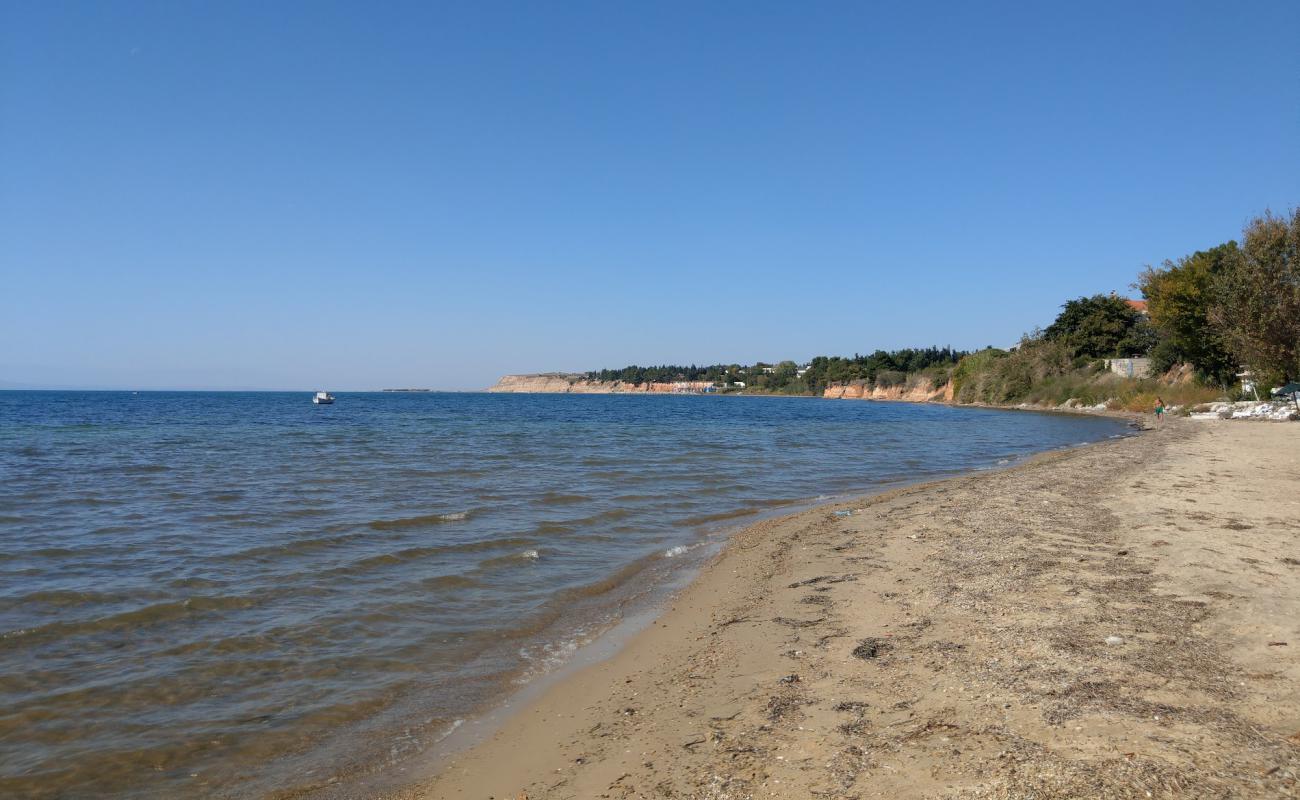 Фото Nea Michiona beach с песок с галькой поверхностью