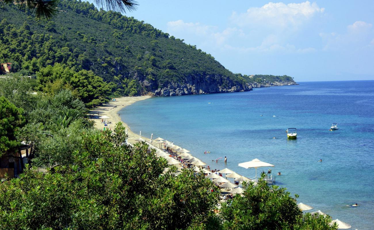 Фото Kanistro beach с песок с галькой поверхностью