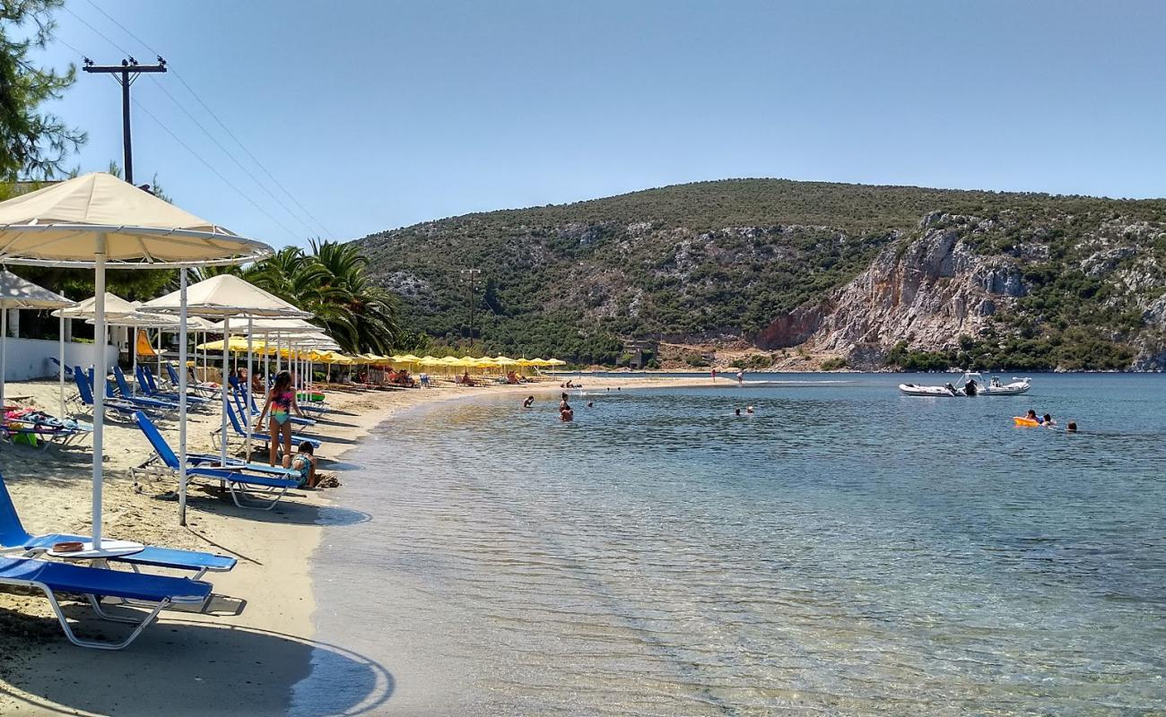 Фото Porto Koufo beach с светлый песок поверхностью