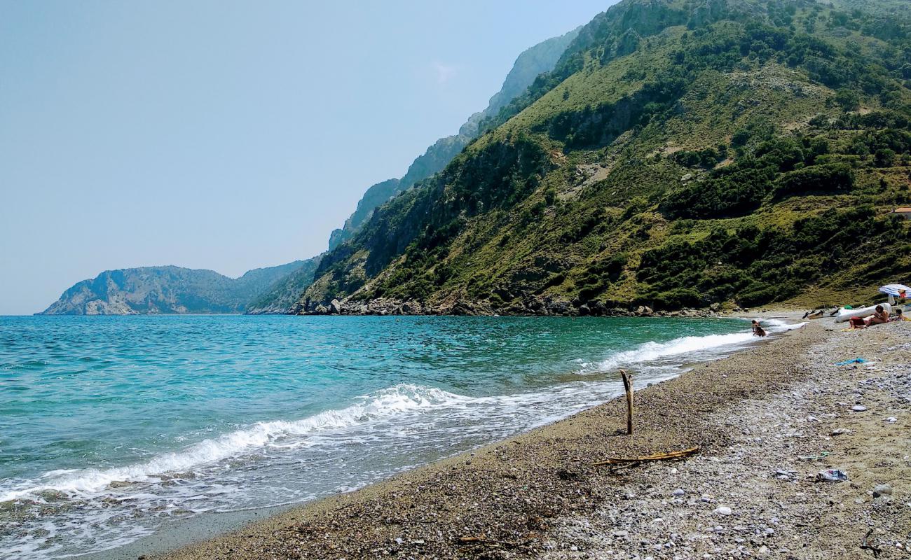 Фото Metochiou beach с песок с галькой поверхностью